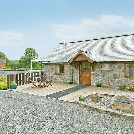 Llofft Stabal Villa Llanerfyl Exterior foto